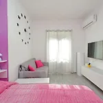 House Sabrina Aurelio Nyaraló *