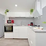 House Sabrina Aurelio Nyaraló *
