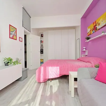House Sabrina Aurelio Nyaraló *