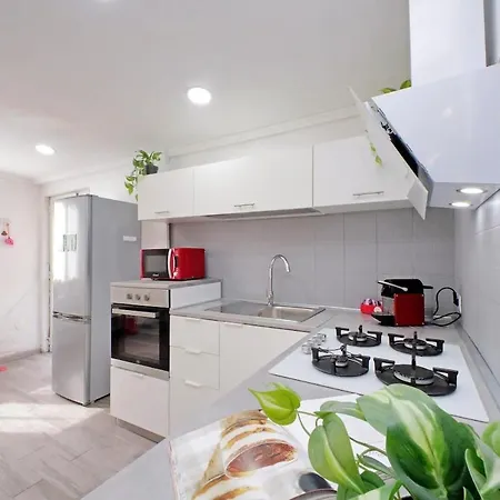 House Sabrina Aurelio רומא